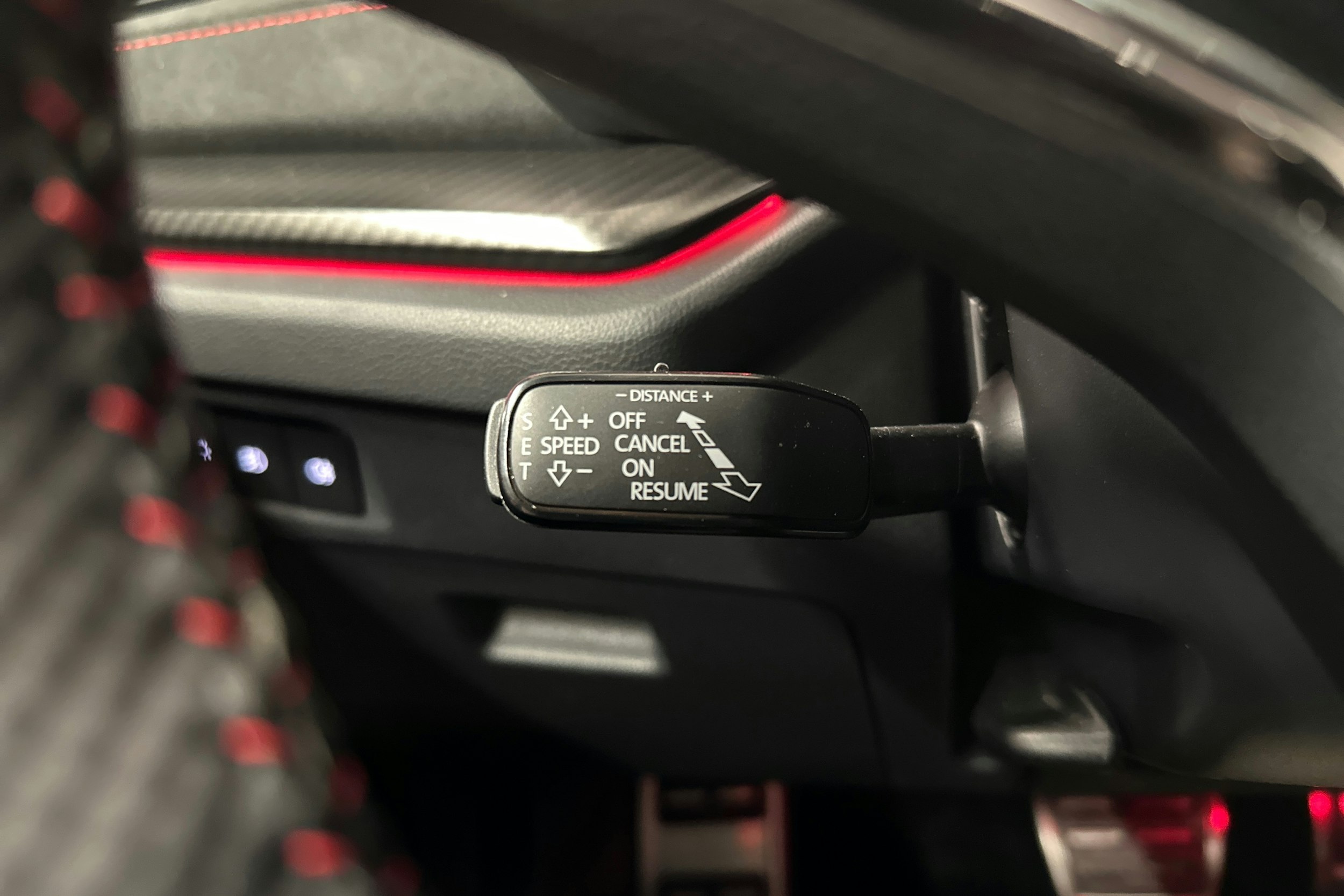 harmaa Skoda Octavia 2024 kuva 16.