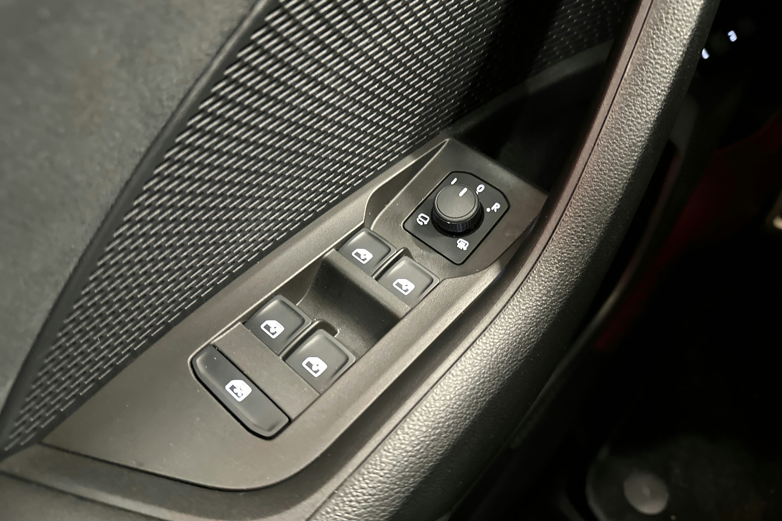 harmaa Skoda Octavia 2024 kuva 17.