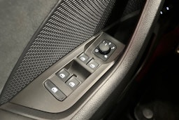 harmaa Skoda Octavia 2024 kuva 17.