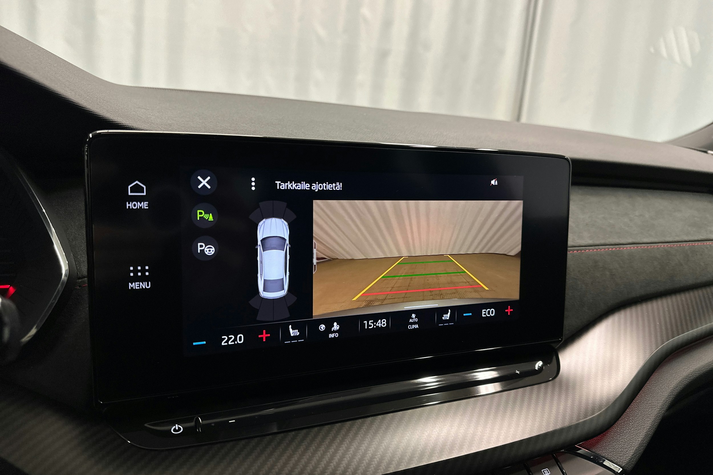 harmaa Skoda Octavia 2024 kuva 18.