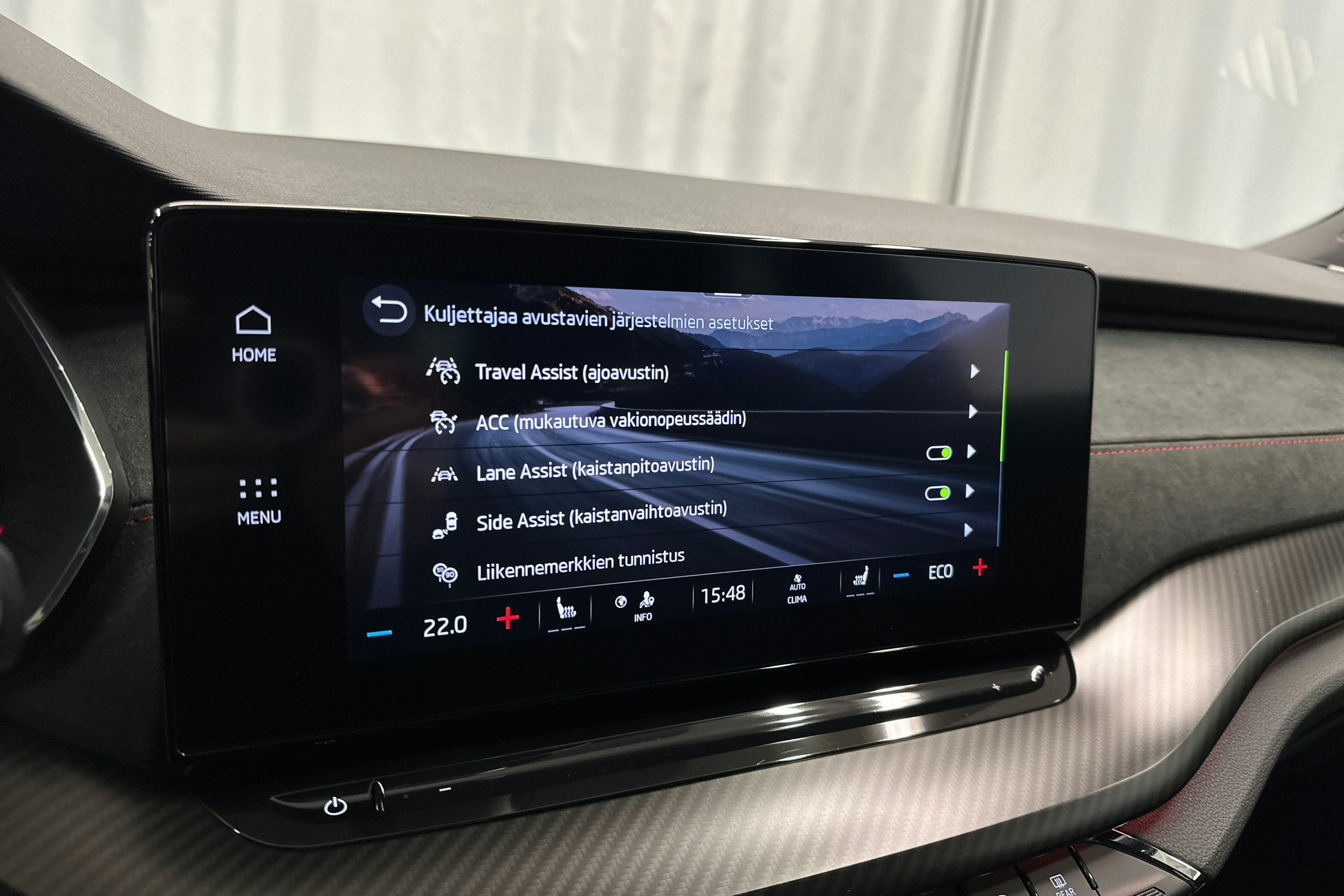 harmaa Skoda Octavia 2024 kuva 21.