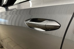 harmaa Skoda Octavia 2024 kuva 31.