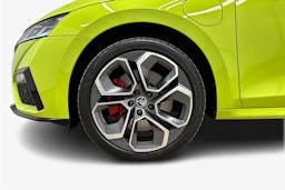 vihreä Skoda Octavia 2024 kuva 11.