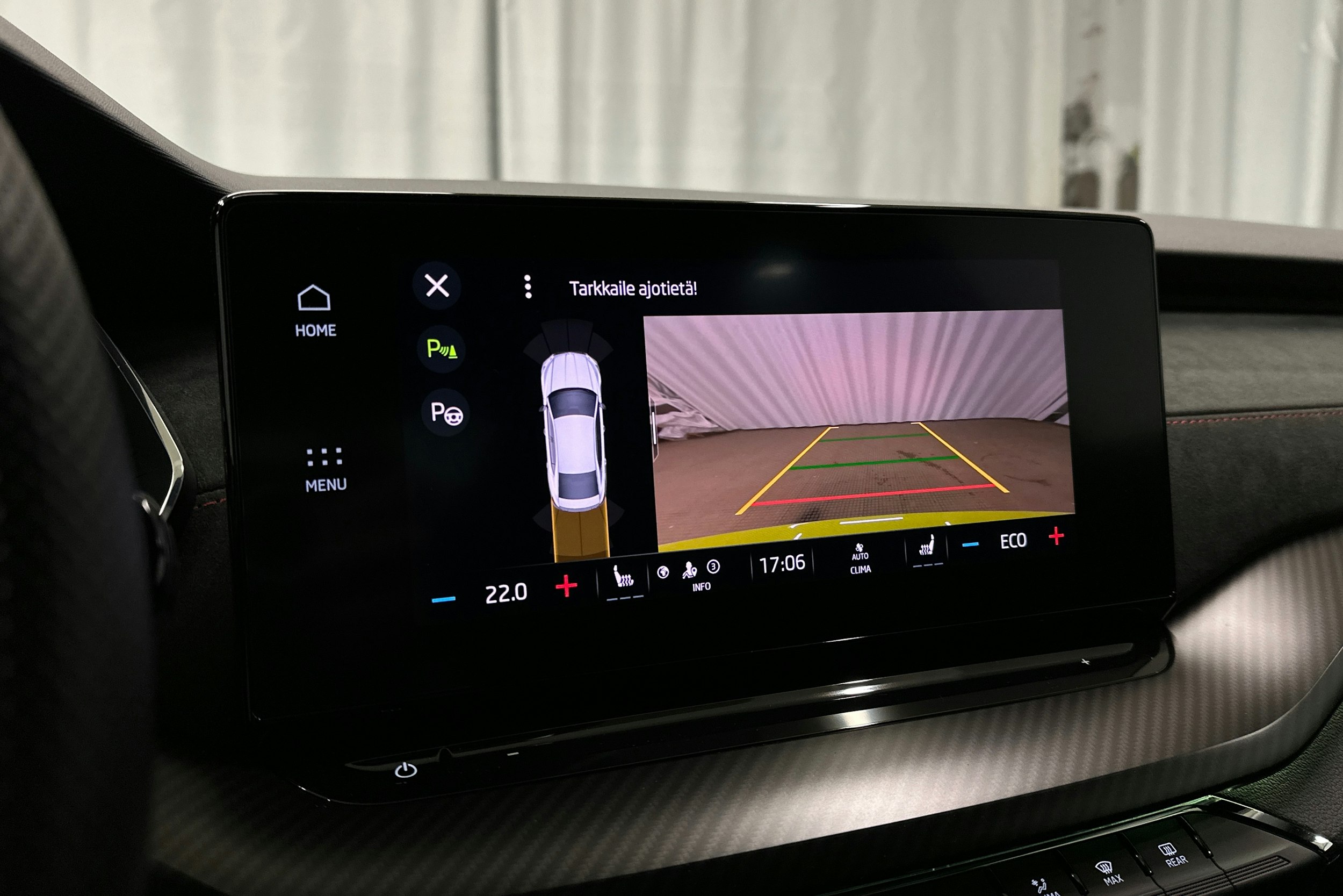 vihreä Skoda Octavia 2024 kuva 18.