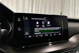 vihreä Skoda Octavia 2024 kuva 20.