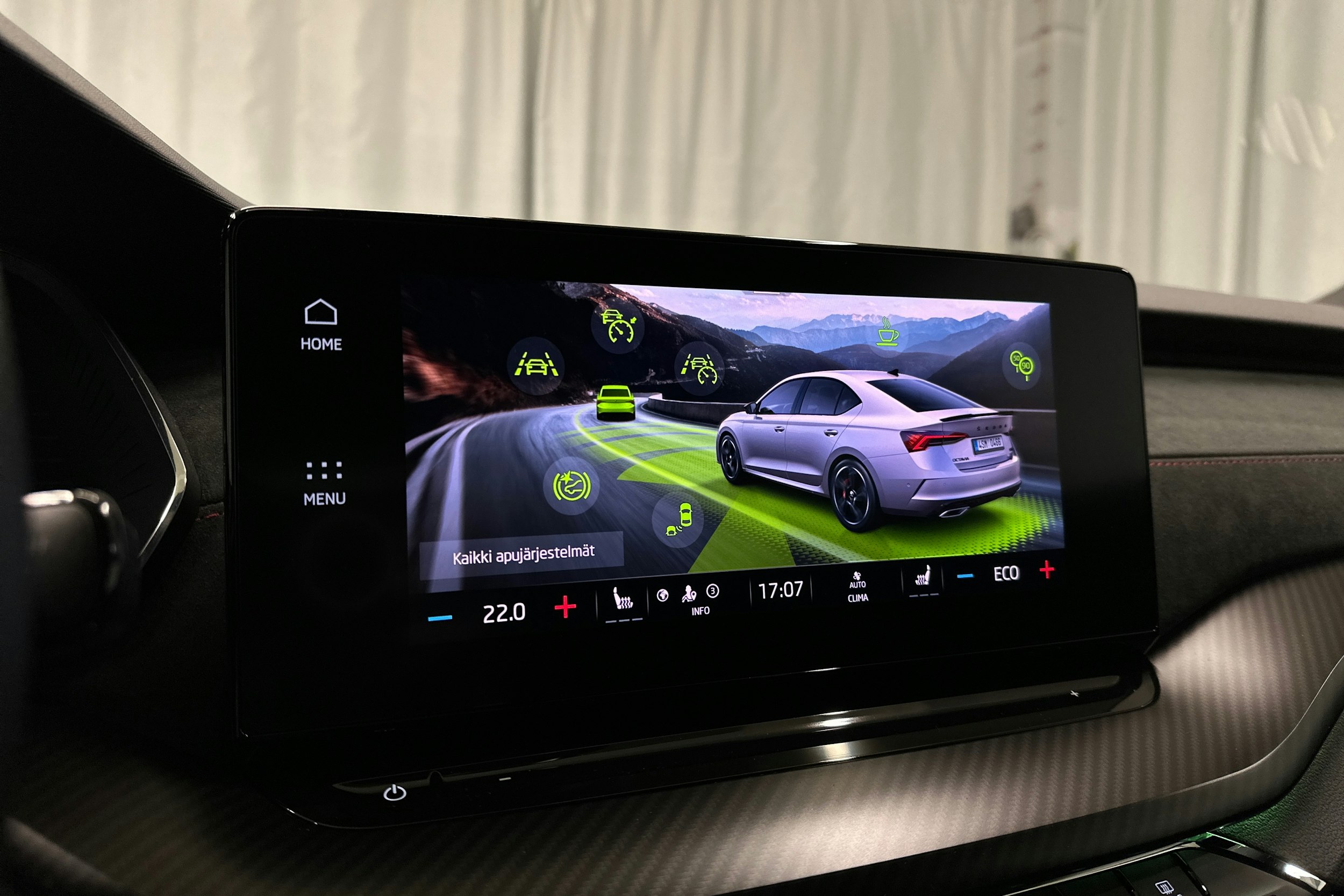 vihreä Skoda Octavia 2024 kuva 21.