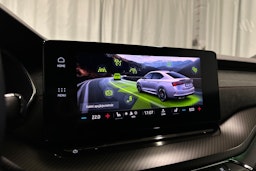 vihreä Skoda Octavia 2024 kuva 21.