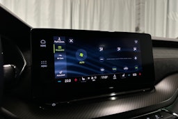 vihreä Skoda Octavia 2024 kuva 23.