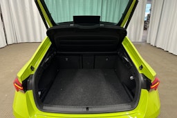 vihreä Skoda Octavia 2024 kuva 26.