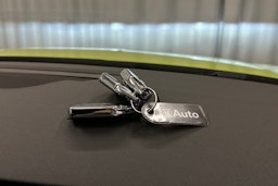 vihreä Skoda Octavia 2024 kuva 28.