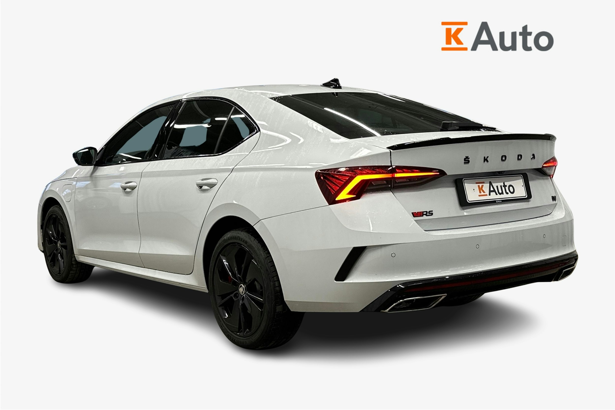 valkoinen Skoda Octavia 2024 kuva 2.