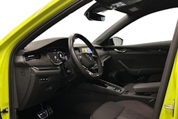 vihreä Skoda Octavia 2024 kuva 7.