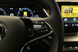 vihreä Skoda Octavia 2024 kuva 15.