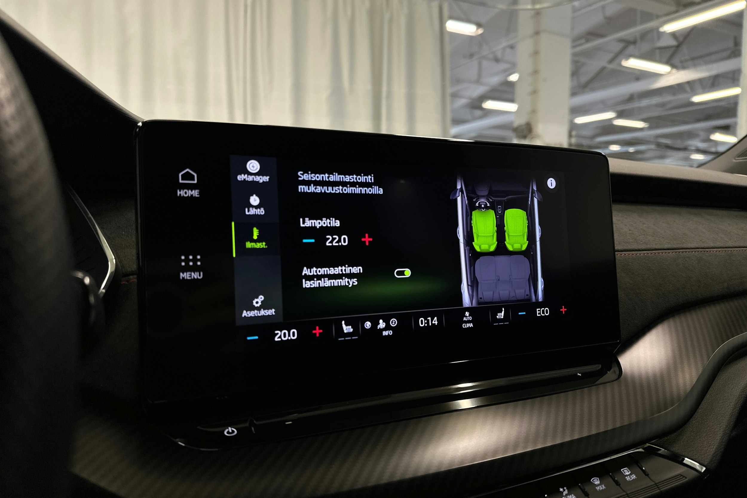 vihreä Skoda Octavia 2024 kuva 19.