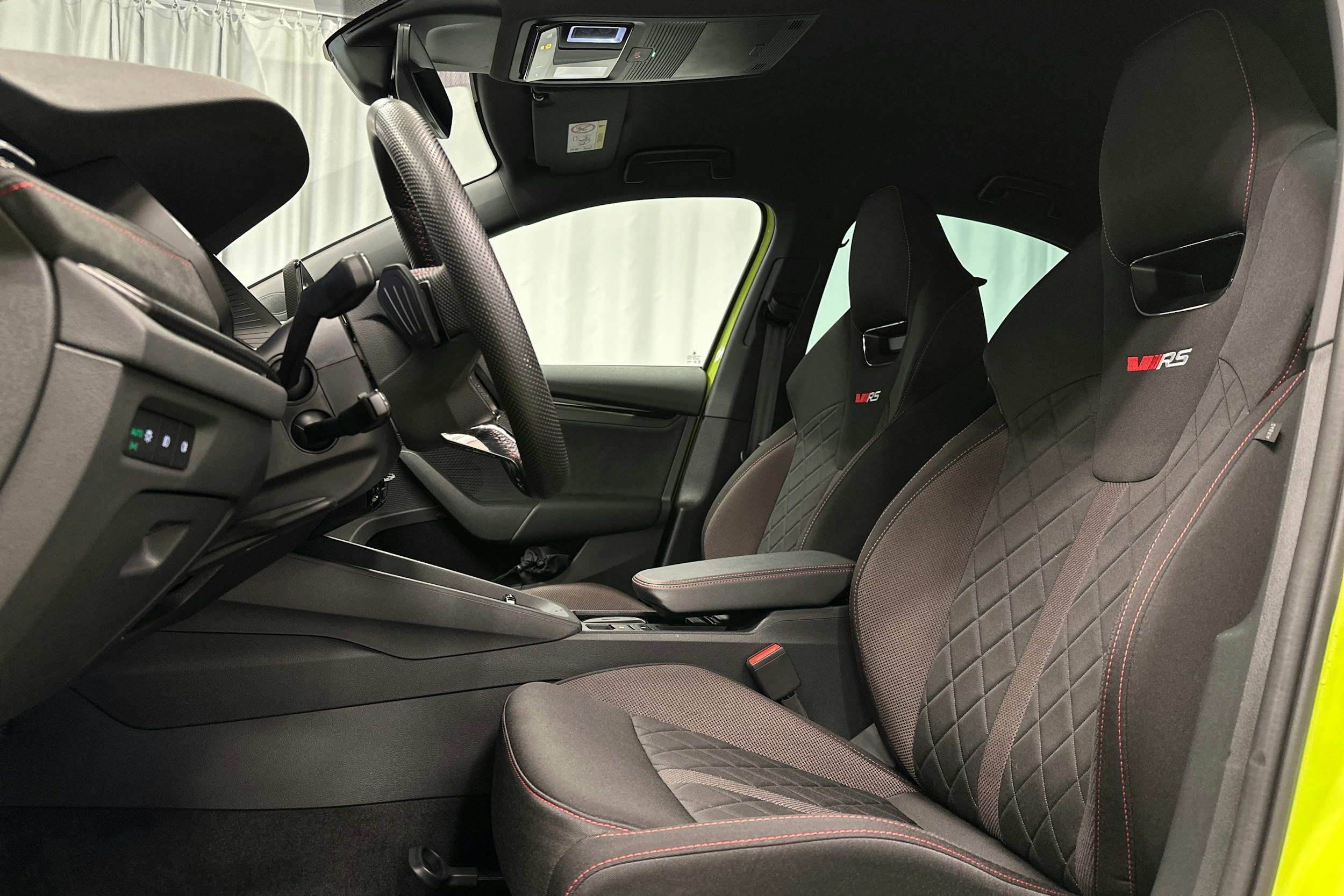 vihreä Skoda Octavia 2024 kuva 25.