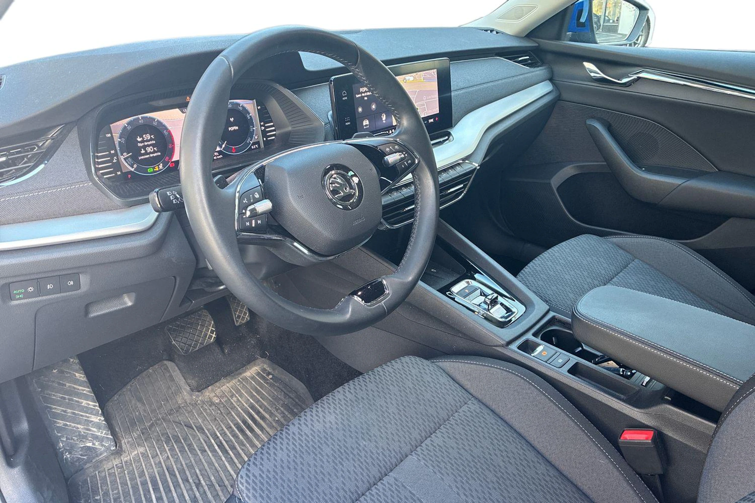 sininen Skoda Octavia 2024 kuva 3.