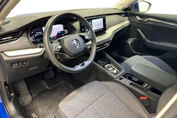 sininen Skoda Octavia 2024 kuva 8.