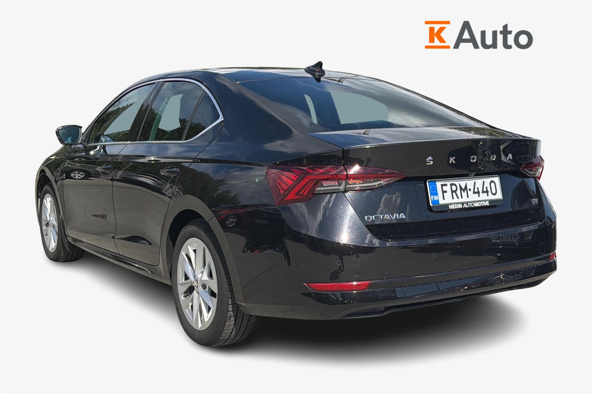 musta Skoda Octavia 2024 kuva 2.