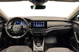 musta Skoda Octavia 2024 kuva 7.