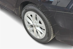 musta Skoda Octavia 2024 kuva 9.