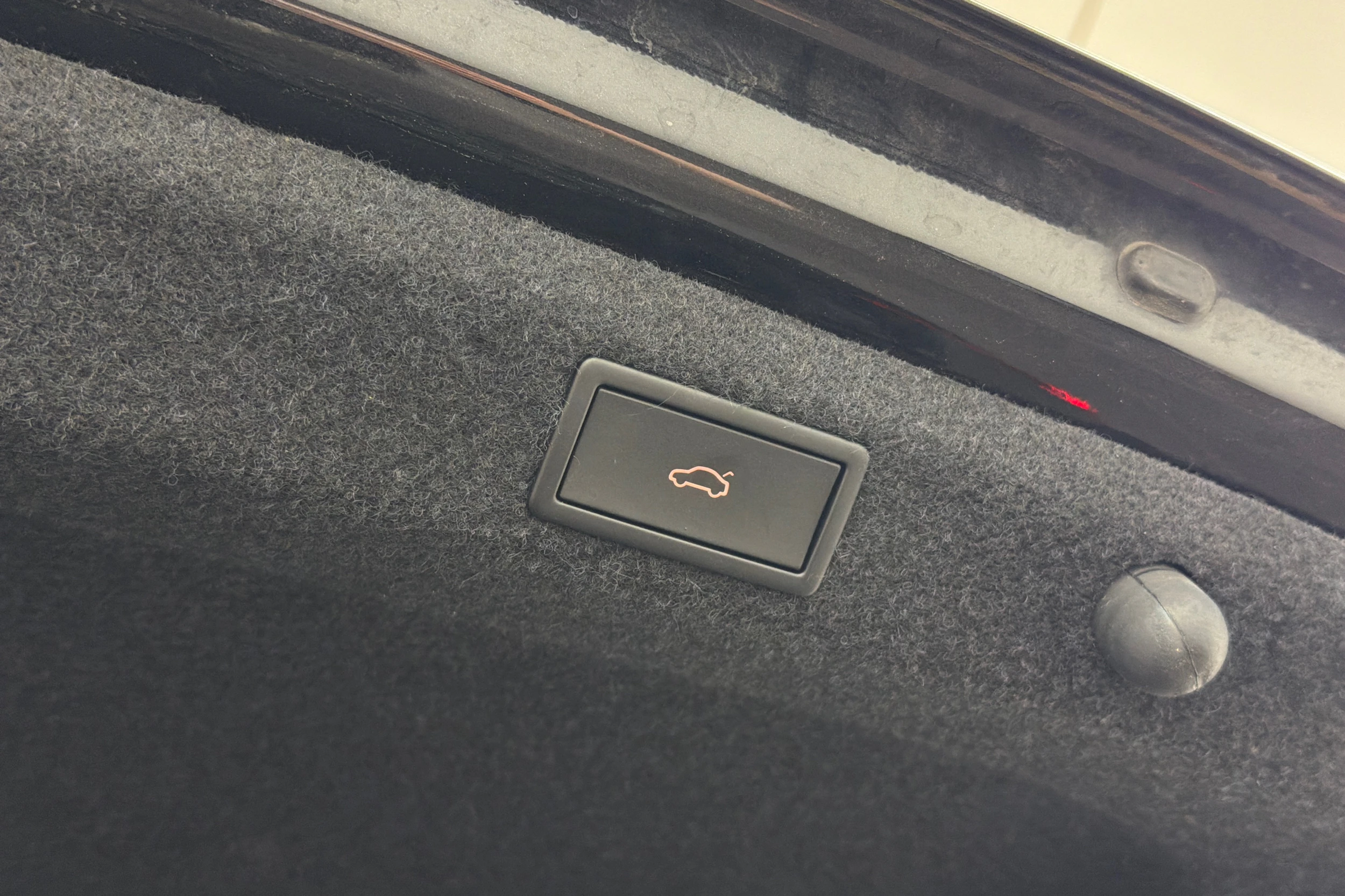 musta Skoda Octavia 2024 kuva 12.