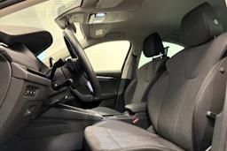musta Skoda Octavia 2024 kuva 13.