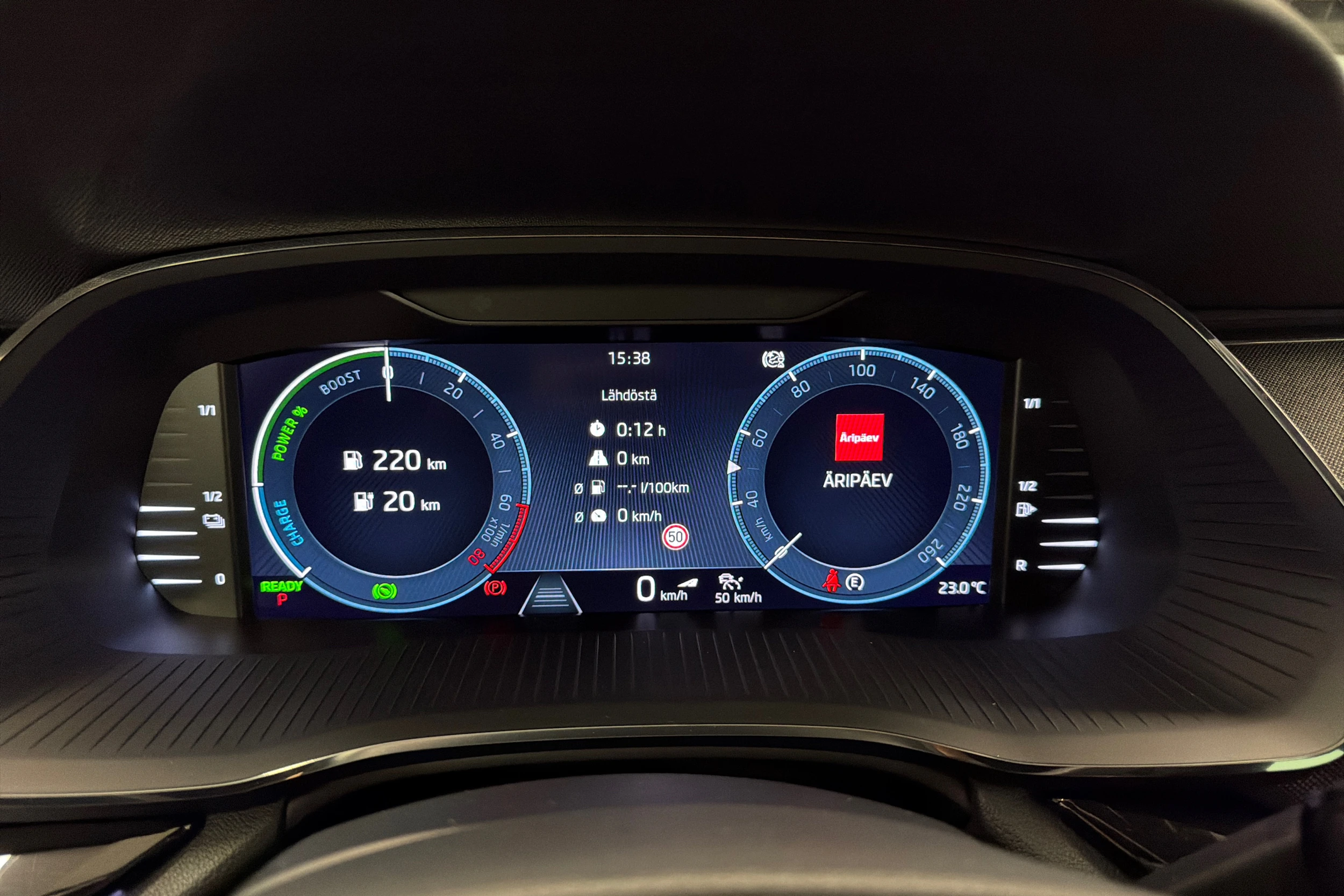 musta Skoda Octavia 2024 kuva 17.