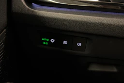 musta Skoda Octavia 2024 kuva 18.