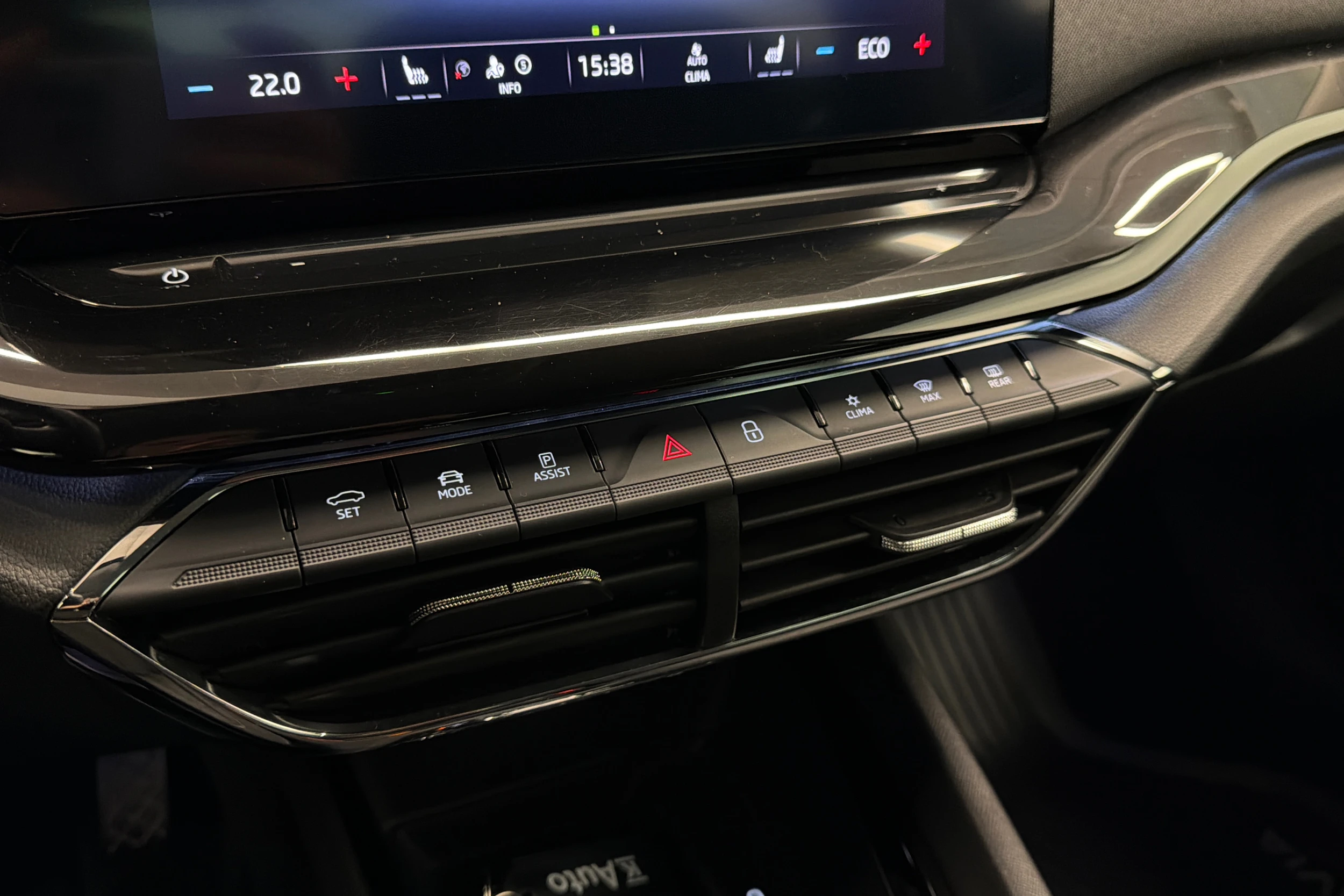 musta Skoda Octavia 2024 kuva 21.