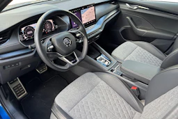 sininen Skoda Octavia 2024 kuva 3.