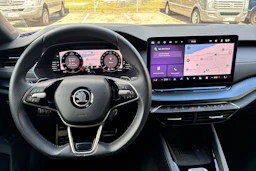 sininen Skoda Octavia 2024 kuva 5.