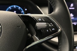 harmaa Skoda Octavia 2024 kuva 20.