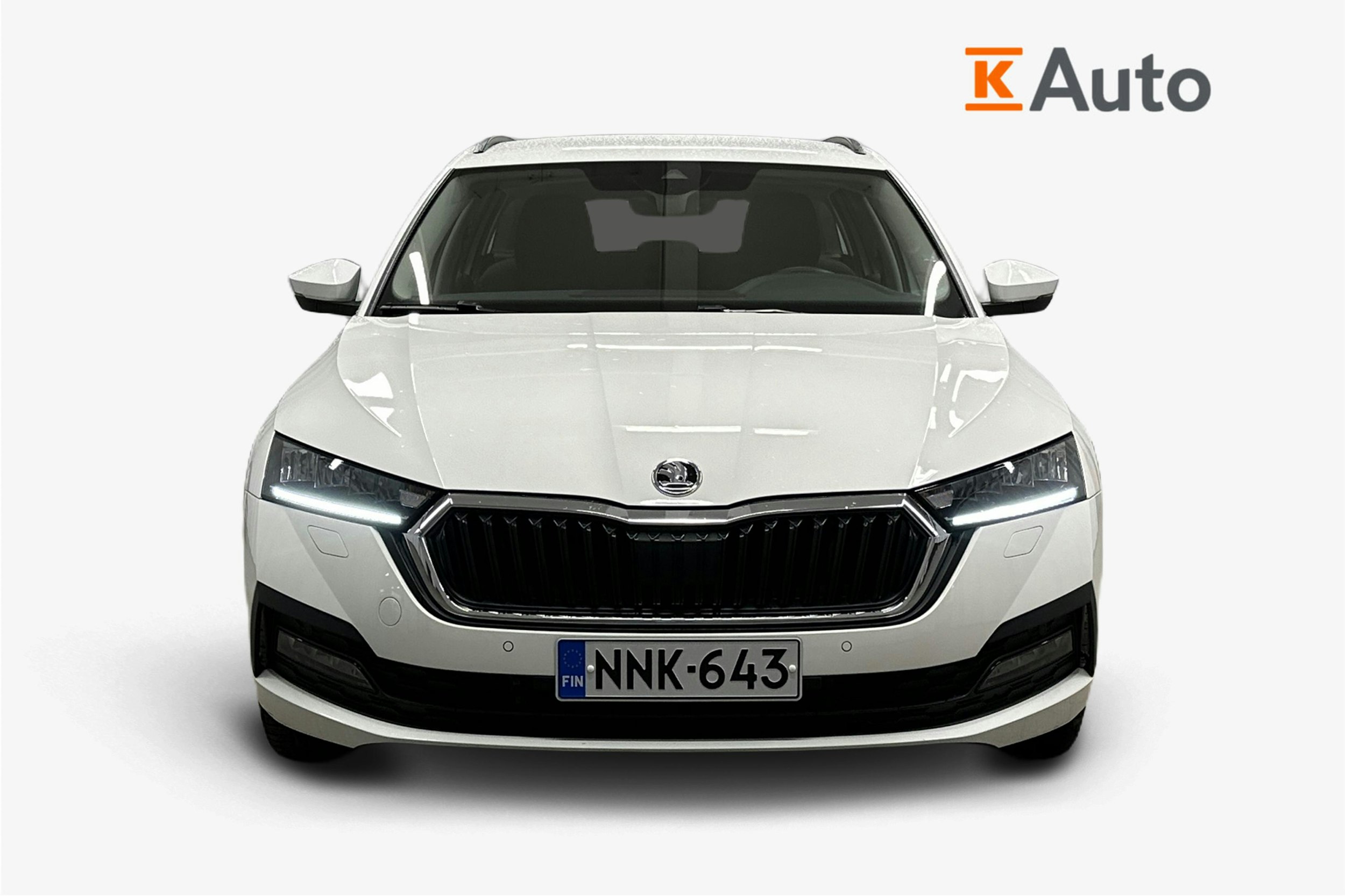 valkoinen Skoda Octavia 2024 kuva 5.