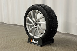 valkoinen Skoda Octavia 2024 kuva 13.