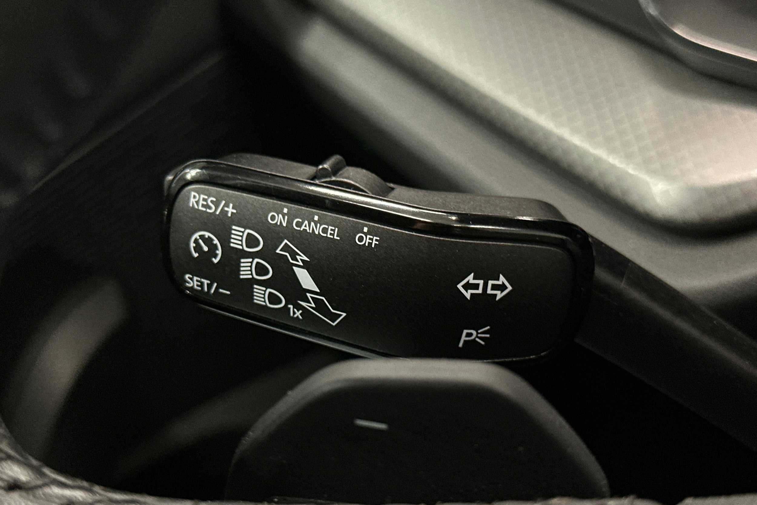 valkoinen Skoda Octavia 2024 kuva 19.