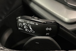 valkoinen Skoda Octavia 2024 kuva 19.