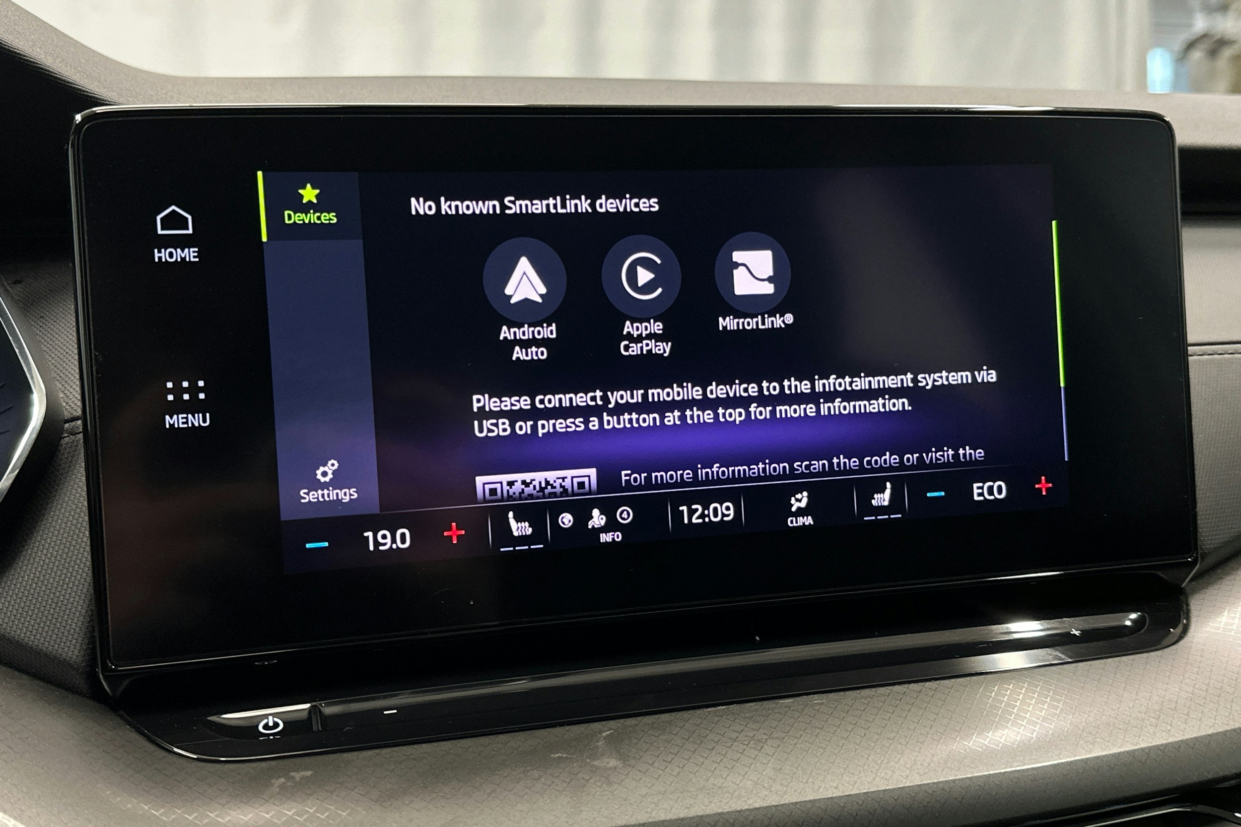 valkoinen Skoda Octavia 2024 kuva 22.