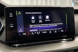 valkoinen Skoda Octavia 2024 kuva 22.