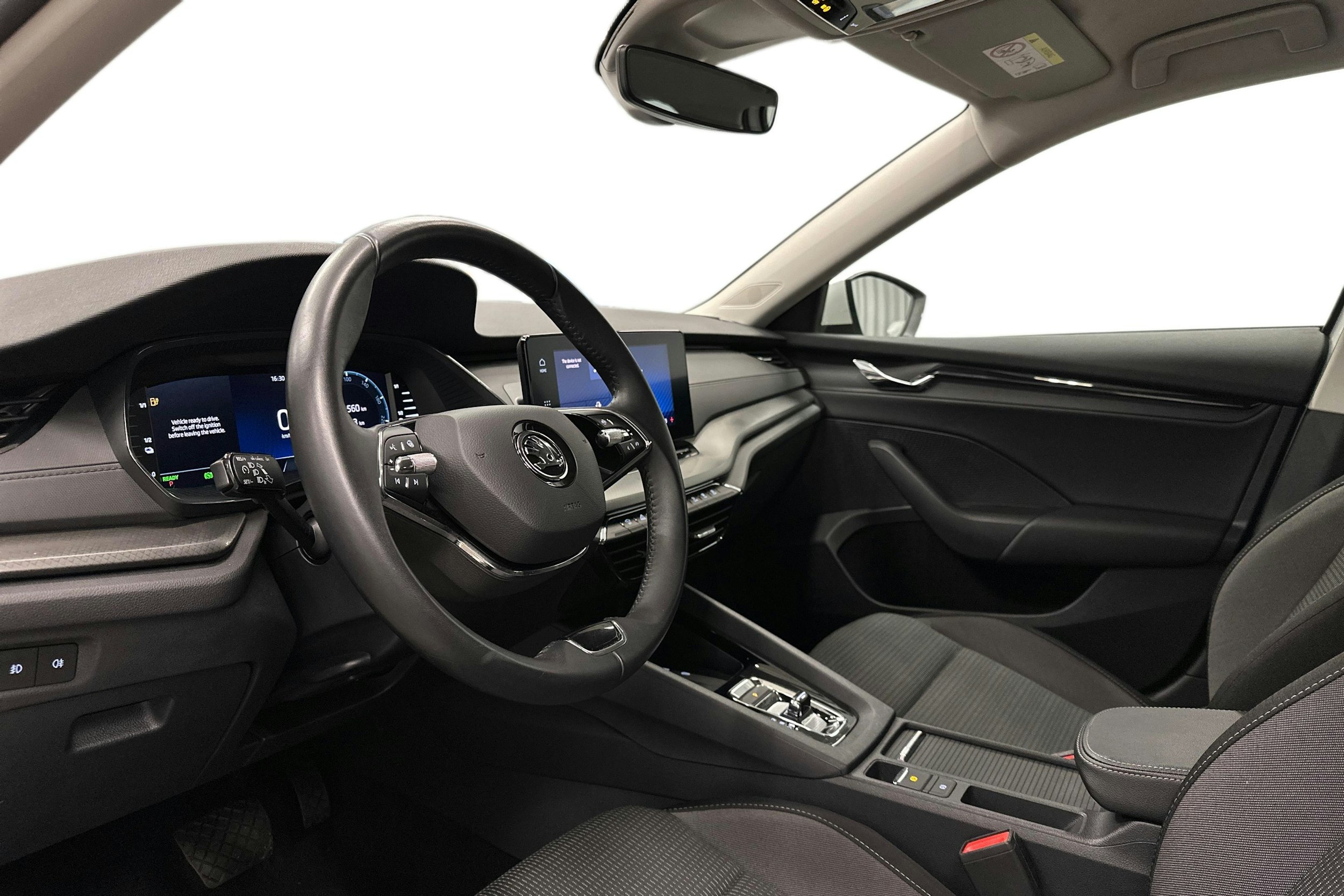 valkoinen Skoda Octavia 2024 kuva 6.