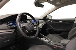 valkoinen Skoda Octavia 2024 kuva 6.