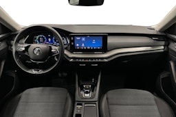valkoinen Skoda Octavia 2024 kuva 7.
