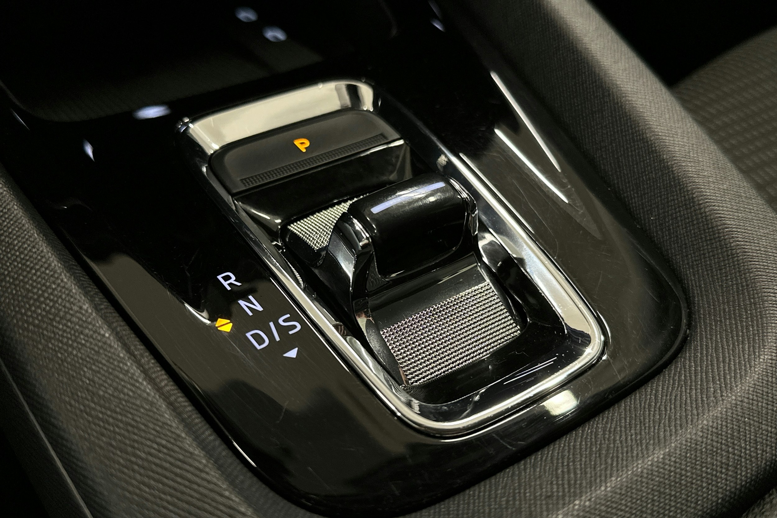 valkoinen Skoda Octavia 2024 kuva 23.