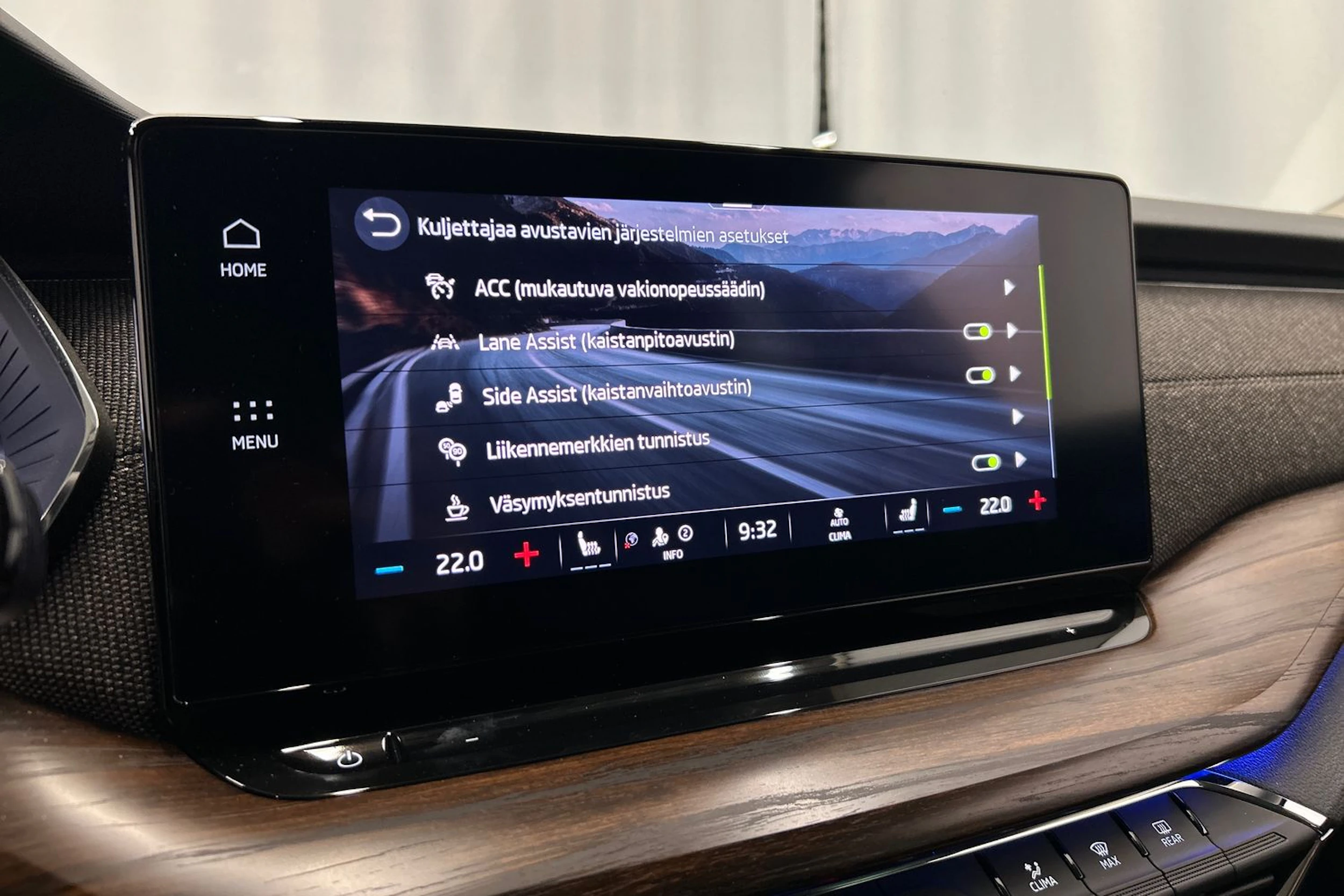 harmaa Skoda Octavia 2024 kuva 20.