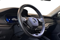 harmaa Skoda Octavia 2024 kuva 3.