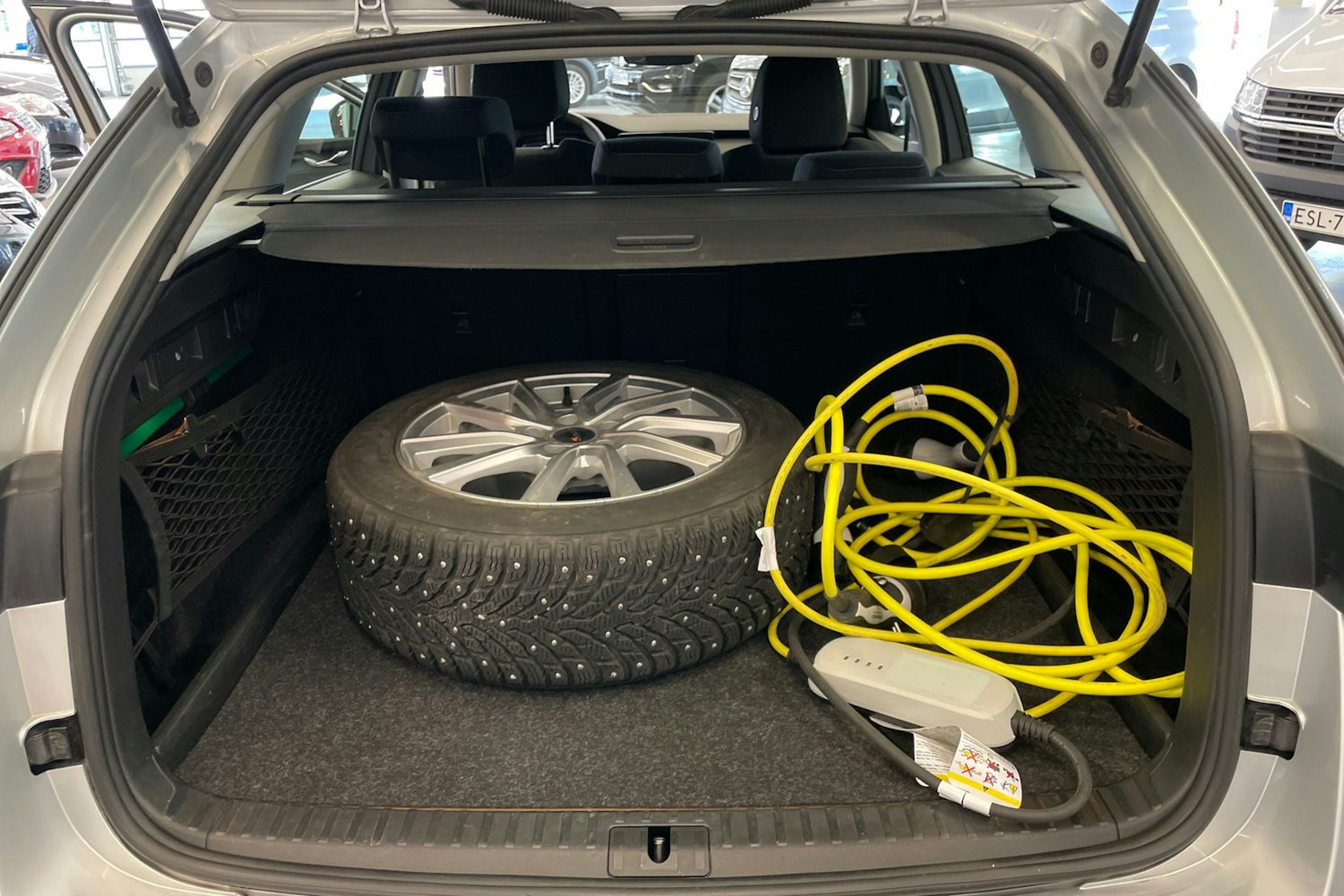harmaa Skoda Octavia 2024 kuva 12.