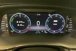harmaa Skoda Octavia 2024 kuva 20.