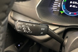 harmaa Skoda Octavia 2024 kuva 23.