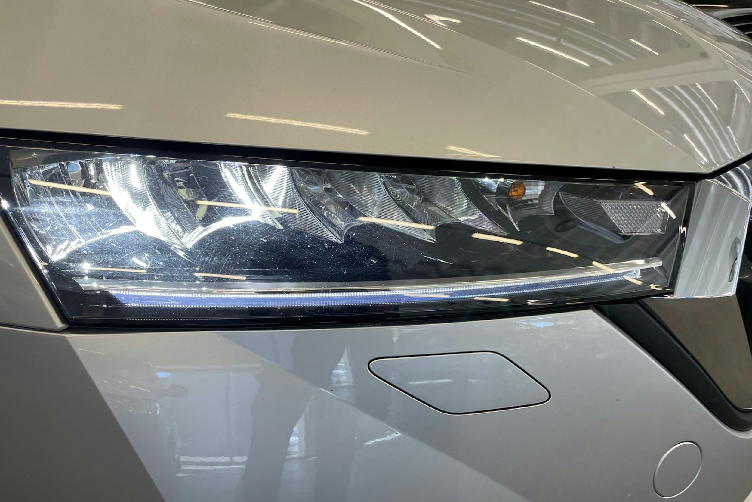 harmaa Skoda Octavia 2024 kuva 24.
