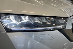 harmaa Skoda Octavia 2024 kuva 24.