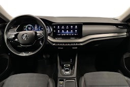 harmaa Skoda Octavia 2024 kuva 9.